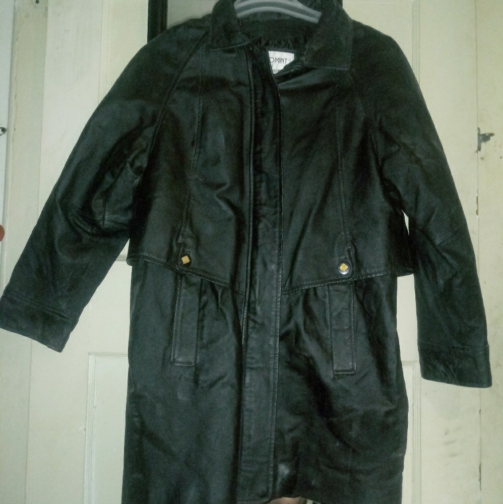 Small comint leather coat